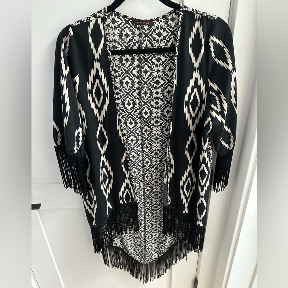 Black and Beige/Cream Fringe Kimono